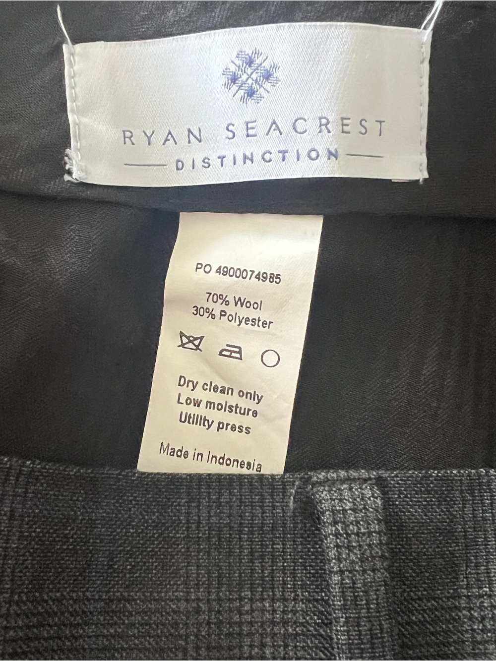 Ryan Seacrest Distinction Gray Plaid Suit with Blue Windowpane - Picture 6 of 12